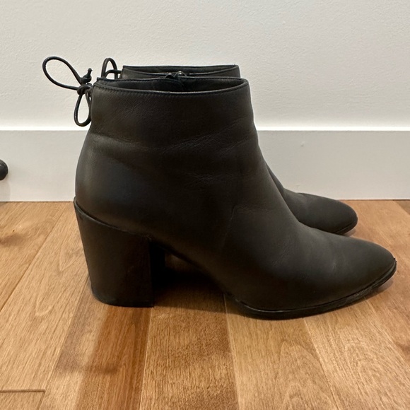 Stuart Weitzman Leather Heel Bootie 38.5 - Picture 2 of 7